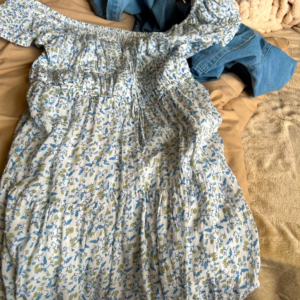 I have a ton of size small brand new clothes all size small ~ never worn ~